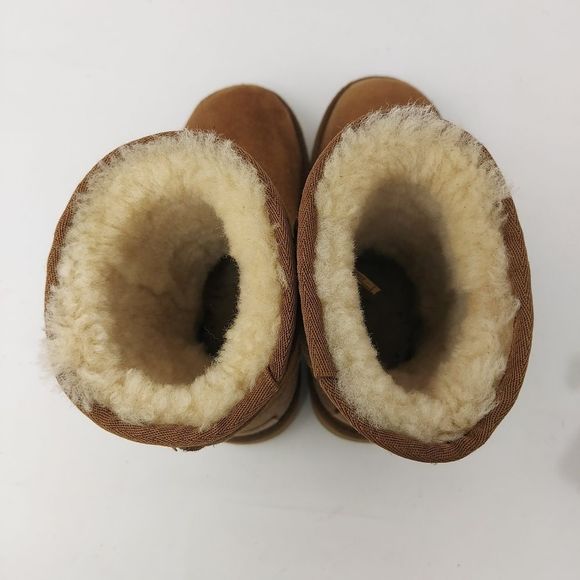 UGG Women's Classic Short II Suede Boots in Chestnut Brown 1016223 Size 5 - Picture 9 of 11